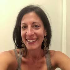 Sara Weiss (@SaraWeissWriter)