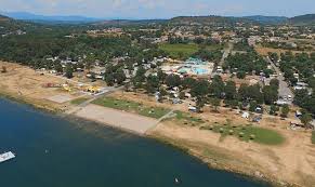Camping La Plage Fleurie Campings En Ardeche 5 Stars Vallon Pont D Arc Ardeche Plein Sud Ardeche Guide Camping Ardeche Camping Pont En Arc