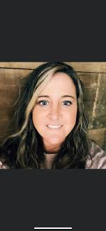 Nail Salon Professionals in Creve Coeur, IL