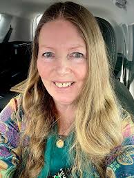 Ég er að verða amma og það er stelpa😃 Ég fékk að vita það í gær. Það er  von á henni 11 september. Ég á tvo dásamlega KeisaraPrinsa og nú fæ ég