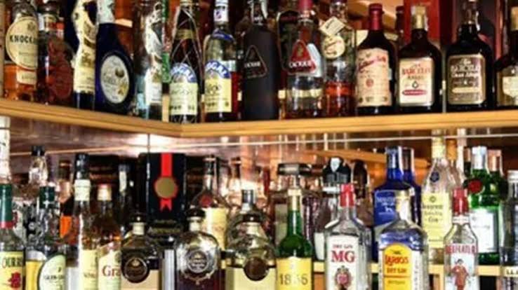 Liquor Shop: অতি-সক্রিয়তা না কি ত্রুটি? কমিশনের নির্দেশ ছাড়াই রাজ্যজুড়ে মদের দোকান বন্ধের নেপথ্যে বড় রহস্য?