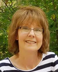 Paula Mertz's Instagram, Twitter & Facebook