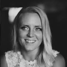 Laura Reynes (lauradrives)