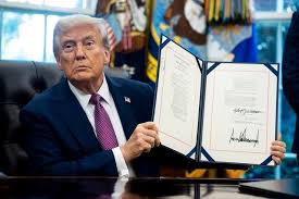 トランプ氏、燃え盛るシカゴ合成写真投稿！衝撃の真意とは？ - Imagen principal del artículo
