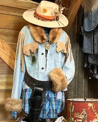 Dressing Edna Day 3! We are here at @ystation_carmine This week until April  5 #texasantiquesweek #roundtopantiqueshow #roundtoptx #cowgirlup  #exploreroundtop @lyndajreed @a_cowgirls_tea_party