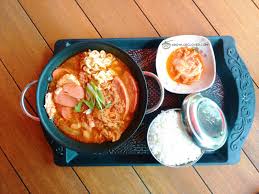 Nasi goreng kimchi adalah nasi goreng dengan tambahan kimchi. Kenali Mujigae Lebih Dekat A Bowl Of Clover