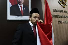 Dari jumlah itu, sekitar tujuh orang dirujuk ke rumah sakit provinsi. Berkaca Dari Marc Klok Ini Syarat Hingga Prosedur Naturalisasi Halaman All Kompas Com