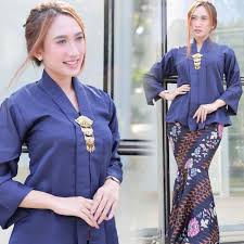 Kebaya modern model cape untuk bridesmaid dengan gaun duyung. Harga Kebaya Duyung Terbaik Batik Kebaya Pakaian Wanita Juni 2021 Shopee Indonesia