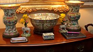 Like a string of pearls, her classic design aesthetics reflect the same traditional aura of quiet understatement. Ata0wqxdr3t2sm