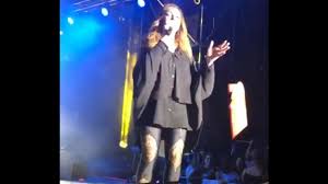 Ο διονύσης σχοινάς και η καίτη γαρμπή στο estate athens! Anna Bissh To Binteo Ekplh3h Sthn Kaith Garmph Gia Ta 30 Xronia Diskografias