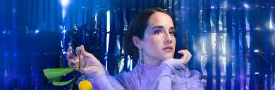 Ximena sariñana rindió tributo a su juventud con 'amor adolescente', disco para el que compuso temas del género cumbia como 'mr. Bio Ximena Sarinana