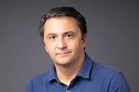 Directora Magíster en Edición