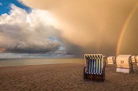 Strandkorbe Mit Regenbogen An Der Ostsee Poster Christian Muringer Ohmyprints Ostsee Ostsee Kuhlungsborn Strandkorb Ostsee