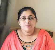 Daisy Abraham's Instagram, Twitter & Facebook