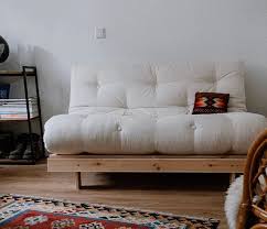 Und Es Wird Immer Gemutlicher Nach Einer Ebaykleinanzeigen Odyssee Haben Wir Endlich Einen Passenden Turkischen Kelim Teppich Gefunden Room Home Furniture