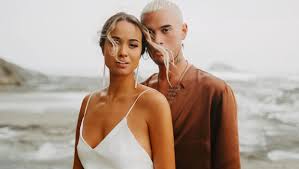 Stan Walker announces wife is pregnant
