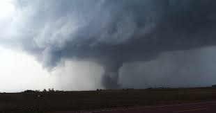 Storm chaser captures video of tornado in southern Minnesota