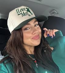 Ella Snead's Instagram, Twitter & Facebook