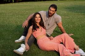 Demet özdemir ve can yaman sevgili mi? Demet Ozdemir In Yeni Sevgilisi Bursa Com