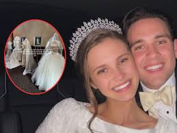 Momento soñado: exhibieron los vestidos de novia de las mujeres de su  familia en el día de su boda