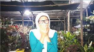 Dia Bentak Bentak Saya Ibu Indah Permatasari Nangis Meronta Ronta Anaknya Dinikahi Arie Kriting Tribun Sumsel