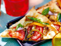 Decouvrez Notre Recette Facile Et Rapide De Pizza Ratatouille Sur Cuisine Actuelle Retrouvez Les Etapes De Prepar Recettes De Cuisine Cuisine Recette De Plat
