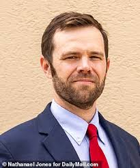 EXCLUSIVE: Psychiatrist Brian Hyatt used huge goons