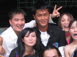 Trên trang cá nhân, đàm vĩnh hưng thông báo đến fan: Lá»™ áº£nh Ä'am VÄ©nh HÆ°ng Má»¹ Tam Máº·t Bung Ra Sá»¯a Cáº¡nh Ben Cá»• Thien Láº¡c Baogiaothong Vn