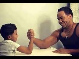 El único y 100% verdadero fan club de romeo santos en perú www.romeosantosmundial.com. Nace Segundo Hijo De Romeo Santos Youtube