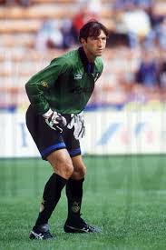 The card was signed in person. 01 01 1990 Walter Zenga Campionato Serie A 1993 94 Inter Publicationxnotxinxita Fussball Fussballspieler