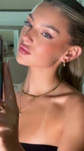 Allison Glisson's Instagram, Twitter & Facebook