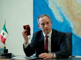 Porque el egocentrista presidente no va a dejar que un científico le quite los reflectores de la atención. La Jornada Lopez Gatell Mostro La Pandemia La Gran Desigualdad Del Pais