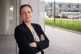 Erika vlieghe, infectiologe aan de universiteit van antwerpen, krijgt de leiding over de werkgroep gees. Nadat Erika Vlieghe Met Ontslag Dreigt Gaapt Er Een Kloof Tussen Politici En Wetenschappers Binnenland Hln Be
