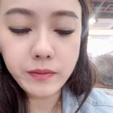 -, 我不曾遇過一個知道我不好睡的男人，想出這個辦法帶我翱翔宇宙（滑照片）, -, 今年我對自己的 #不配得感  很重，因為我做了很多糊塗事，任何人的好、特別是男友，我始終感到不真實、就像永遠不會相信自己會中樂透一樣，沒有那個命。,  所以我失去自信，我以為我能恢復過往在限動的無厘頭分享，但我卻窩囊的像個烏龜（烏龜可能覺得關他屁事）, ...