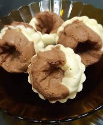 2.griskan dengan mentega dan lapik dengan baking paper.jika ingin menggunakan paper cup pun boleh juga a yakkan tepung bersama baking powder, soda bikarbonat dan serbuk koko di dalam bekas besar. Resepi Kek Mangga Tanpa Telur Pawtaste Com