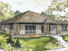 The first step in the process of erecting the hip roof is to get the ridge beam into place at the top of the roof. 32 Hip Roof 1 Story Ranch Houses Examples Ideas Hip Roof House Plans House Exterior