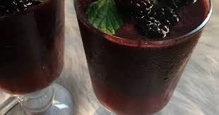 عصير التوت الطبيعي بالصور من امينه حكمي Recipe In 2020 Moscow Mule Mugs Tableware Glassware