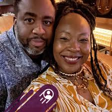 Hello, Family! Today is my birthday!!! I am thankful to see another year!  I'm even more thankful that I get to share my special day with you! ❤️  Green gifts may be