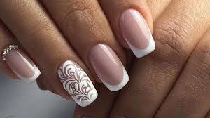 Lovely nail art francia géllakkozás otthon step by step. Nem Ment Ki A Divatbol A Francia Manikur