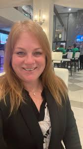 Hi there! I'm really interested in seeing a more professional background to  use this as my profile pic