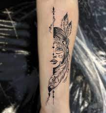 Federn sind die ältesten tattoo ideen normalerweise sind feder tätowierungen verwendet. Mehr Als 60 Aktuelle Indianer Tattoos Fur Frauen Trends Fur 2020