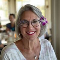 Kelly Foudray's Instagram, Twitter & Facebook