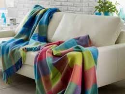 Ein sofa sollte sich den gegebenheiten in deinem wohnzimmer anpassen. Sofadecken Wolldecken Fur Ihre Couch Online