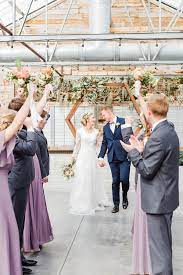 Springtime Wedding Inspiration At Shade Home And Garden Orem Utah Bride Groom Photos Wedding Day Inspiration Utah Wedding Photography