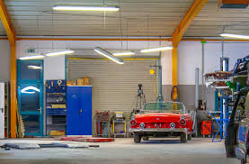 Oldtimer garage zug aus leidenschaft unsere oldtimer werkstatt schweiz steht für interessenten da mitarbeiter bei british classics atmen und leben oldtimer. Oldtimer Garage Reparatur Kostenloses Foto Auf Pixabay
