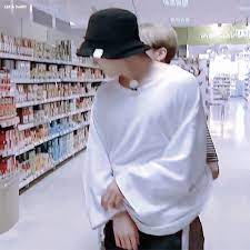 Porque Debajo De La Sudadera Jikook Jikook Gif Jimin Jungkook