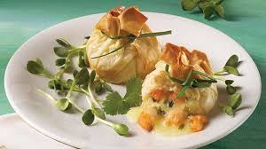Baluchons De Crevettes Et De Brie Recipe Easy Meals Recipes Phyllo