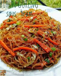 Sup jamur biasanya identik dengan sup kental, bukan sup bening, . Bihun Goreng Saus Tiram Mary Memasak