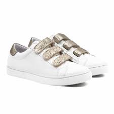 Quelles que soient vos attentes et vos goûts, nous avons la chaussure dorée qu'il vous faut dans notre rayon pour femme. Chaussures Femme Mode Ethique Jules Jenn