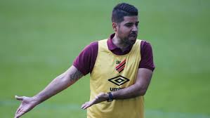 Antonio oliveira é o filho de toni. Athletico Paranaense De Antonio Oliveira Bate Gremio E Assume Lideranca Do Brasileirao Brasil Jornal Record